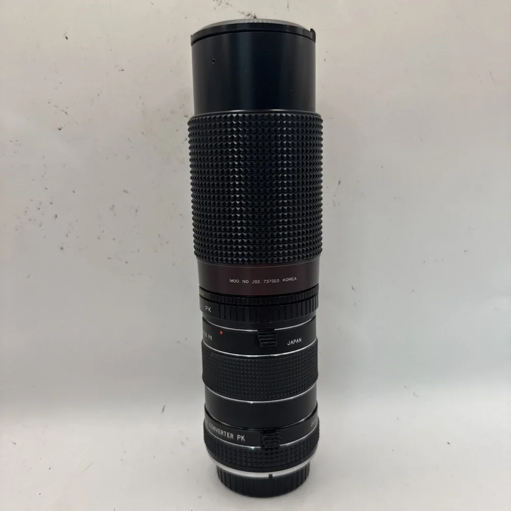 Sears Camera Lens With Macro Model 202. 737020.  F= 80 - 200mm. Made in Korea.